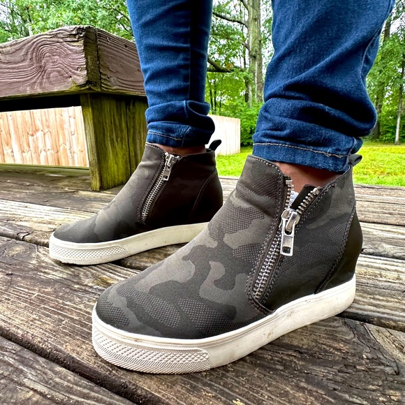 {Steve Madden} camouflage wedge shoe - Picture 2 of 3